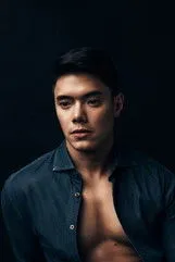 Nicole Dulalia ha trabajado con Joaquin Pedro Valdes en 1 ocasiones