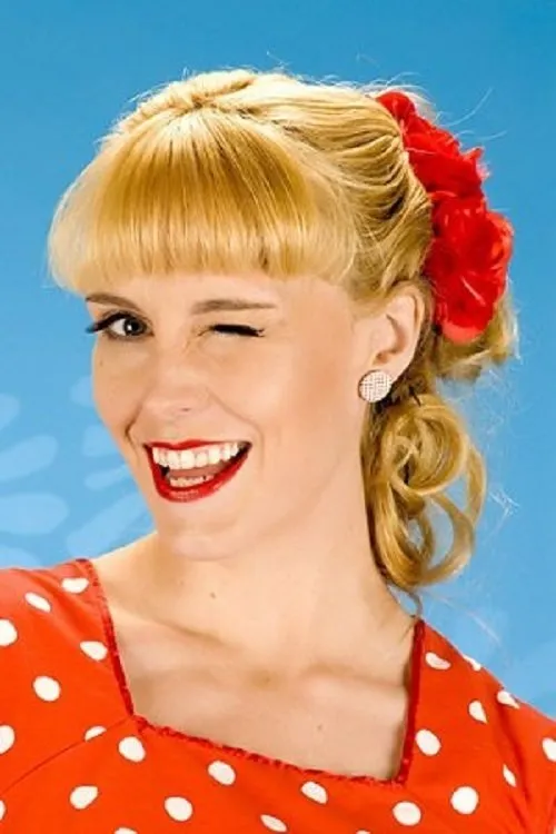 Joceline Brooke-Hamilton interpretando a 