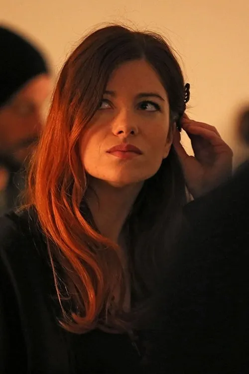 Joe Bel interpretando a Angélique