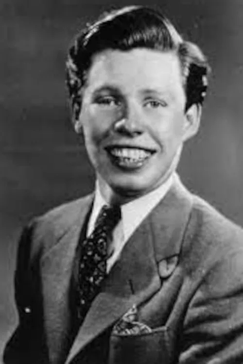 Joe Brown Jr. interpretando a Infantry Sergeant