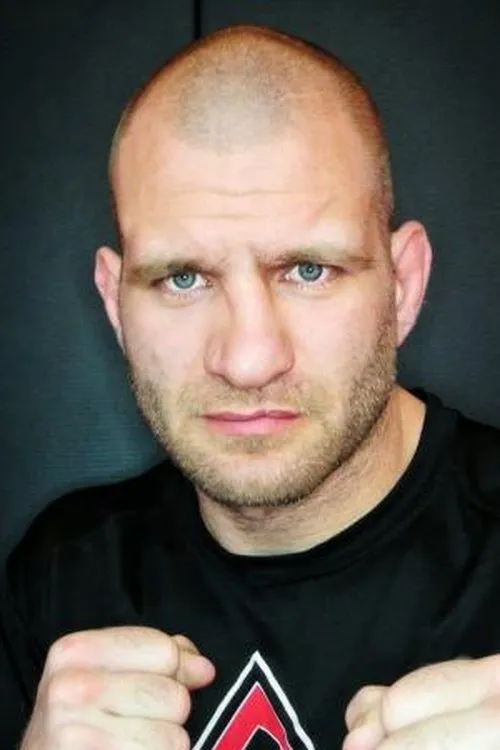 Joe Doerksen interpretando a Self