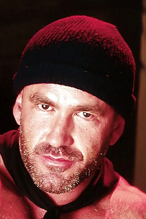 Bronn Douglas ha trabajado con Joe Stratton en 1 ocasiones