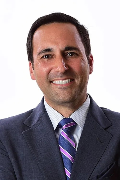 Joe Tessitore interpretando a Self - Judge