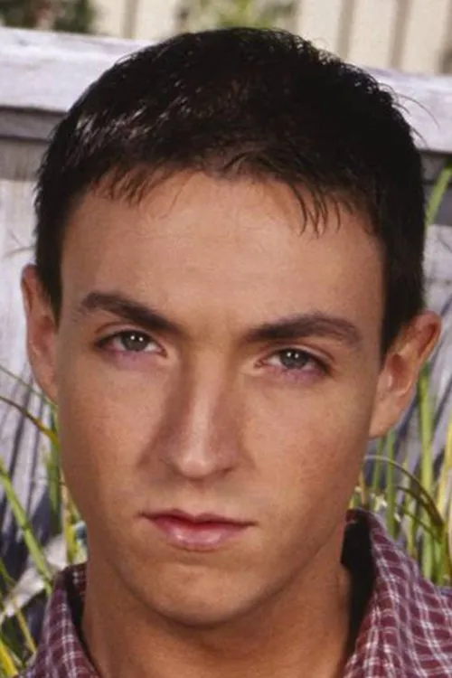 Joe Young interpretando a 