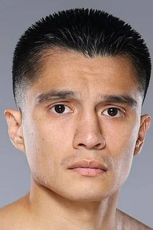 Joet Gonzalez interpretando a Self