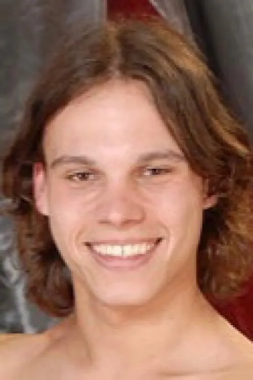 Joey Martyn interpretando a 