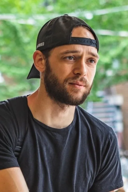 Véronique Mitrani ha trabajado con Joey O'Reilly en 1 ocasiones