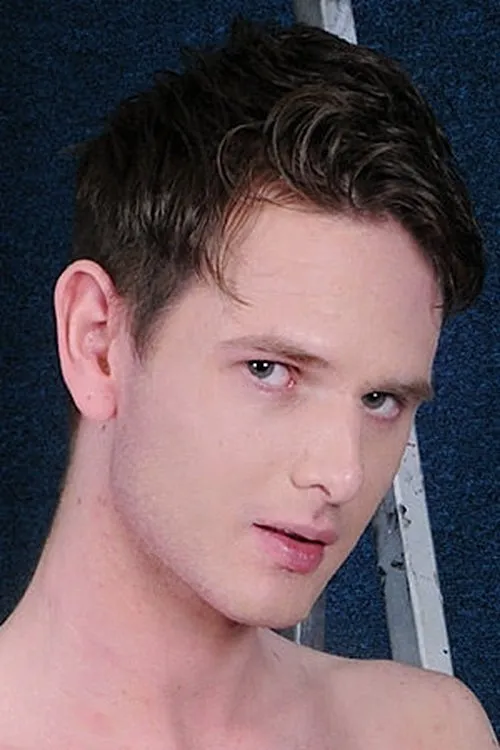 Joey Wood interpretando a (archive footage)