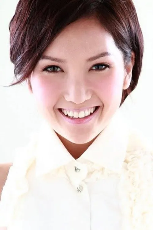 Gloria Wong Yung ha trabajado con Joey Yau en 1 ocasiones