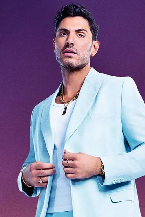 Joey Zauzig — personaje: Self