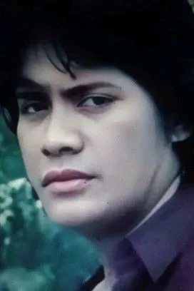 Johan Saimima interpretando a 