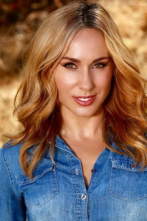 Johanna Rae interpretando a Missy Fillmore