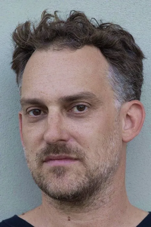 Johannes Suhm interpretando a Alexander Schmorell