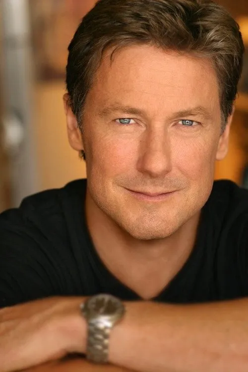 John Allen Nelson interpretando a Martin Roberts