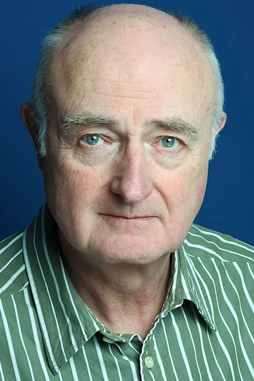 John Arthur interpretando a Arthur