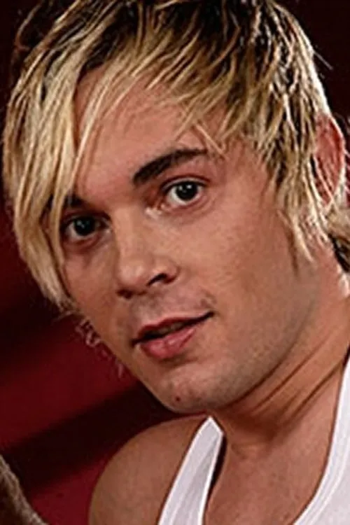 John Cer interpretando a