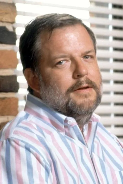 John Cherry interpretando a Sgt. Ben Kovsky - aka 'Sarge' (as John Cherry)