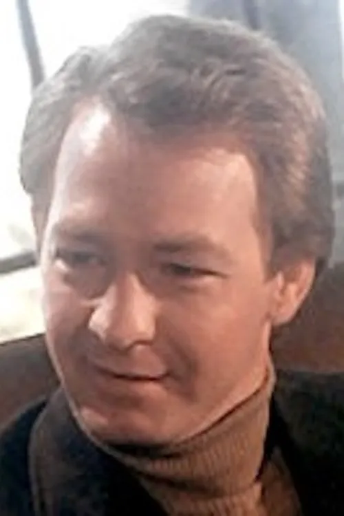 John Clemens interpretando a Vladimir (uncredited)