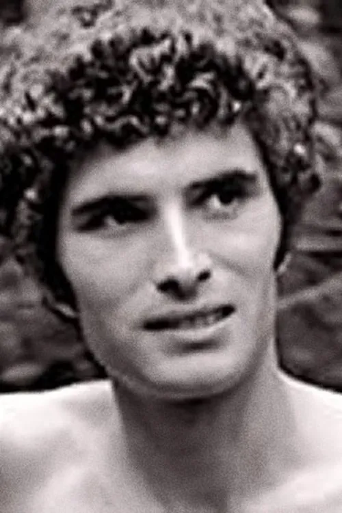 Davey ha trabajado con John Davis en 2 ocasiones