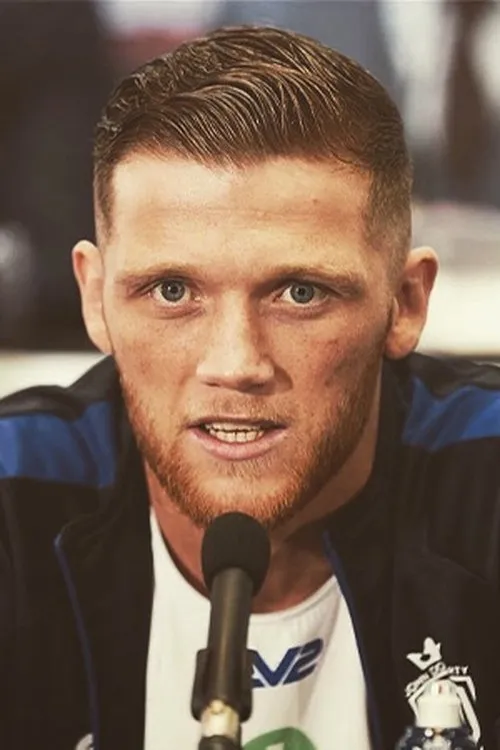 John Docherty interpretando a Self