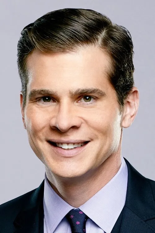 John Ducey interpretando a Donald Spaulding / Ronald Spaulding