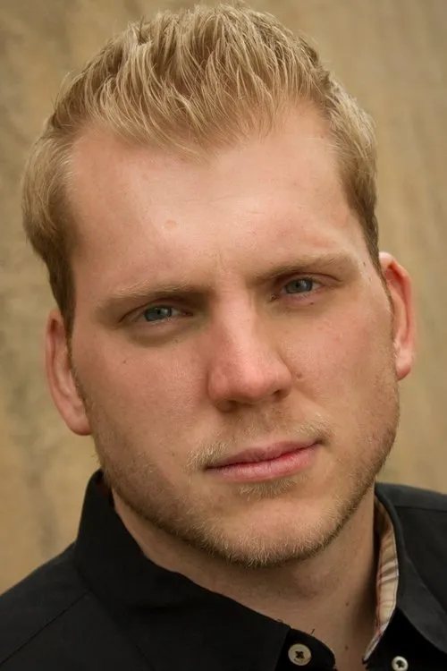 John Finnerty Jr. en su biografía y filmografía