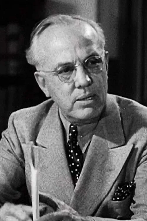 John Hyams interpretando a Larkin Bunce