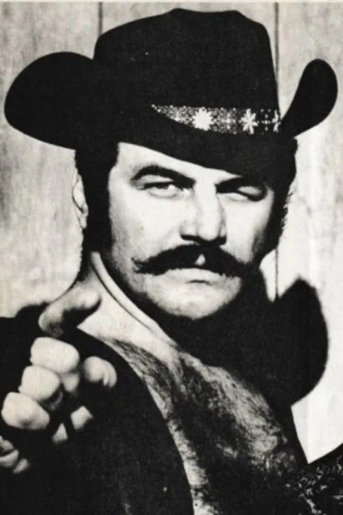 John Lanzo interpretando a Blackjack Lanza