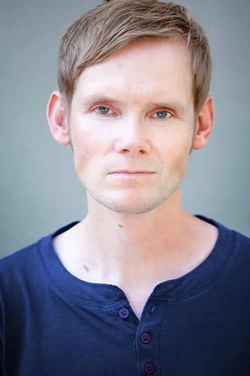 John Lee Ames interpretando a Data Ocean