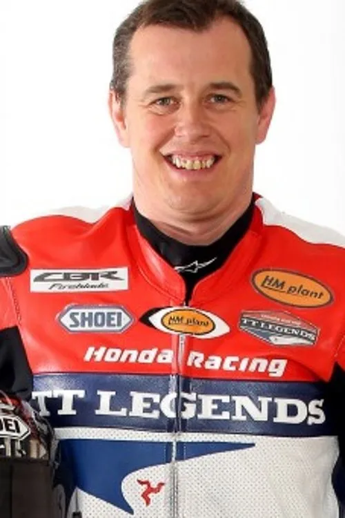John McGuinness interpretando a As Himself