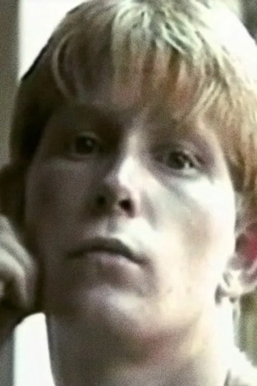 John Miller interpretando a Photo Model 1