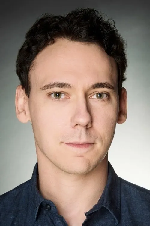 John Skelley interpretando a Engineer