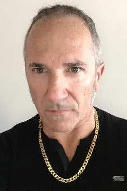 Christopher Pearce ha trabajado con John Specogna en 1 ocasiones