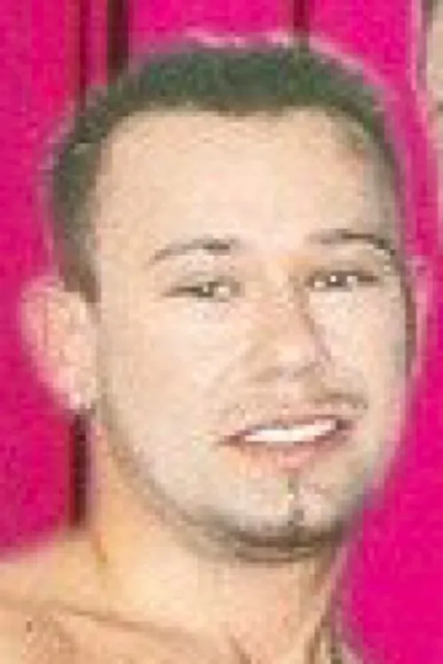 Ross Fiala ha trabajado con John Street en 1 ocasiones