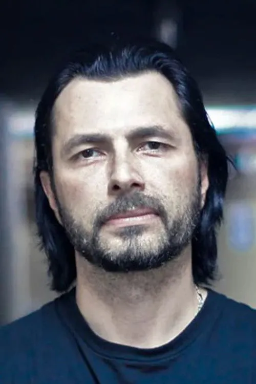 Louie Clemente ha trabajado con John Tempesta en 1 ocasiones