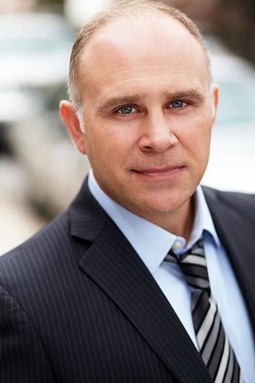 John Thomas Cramer — personaje: Eddie