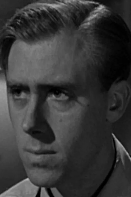 Petra Markham ha trabajado con John Warner en 2 ocasiones