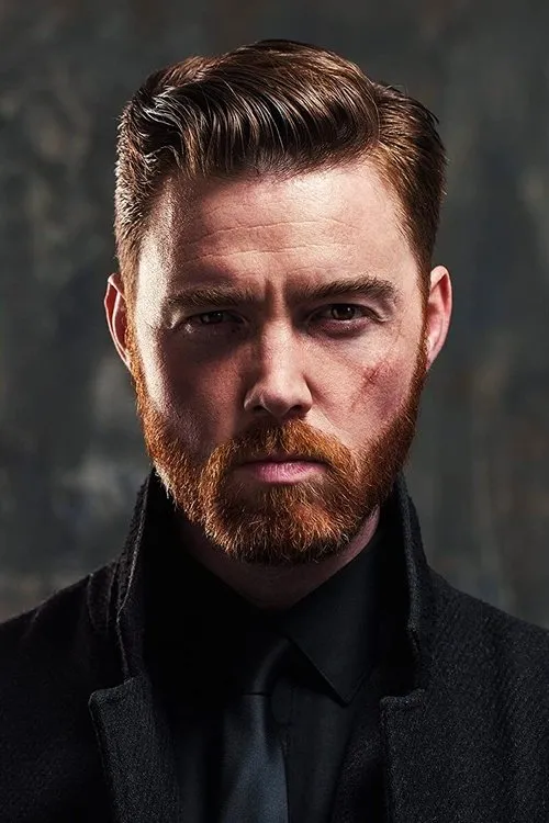 Johnny Martini interpretando a David