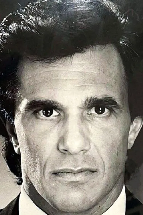 Johnny Nineteen interpretando a Stud