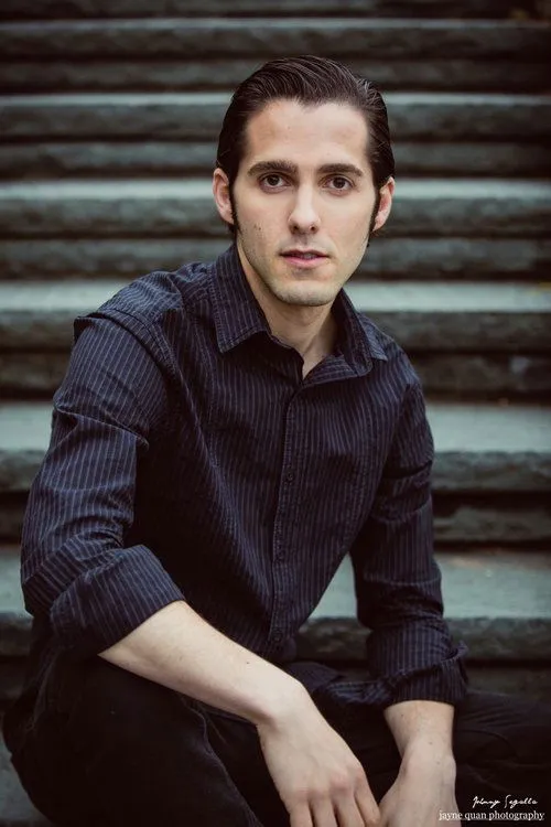 Molly Devon ha trabajado con Johnny Segalla en 1 ocasiones