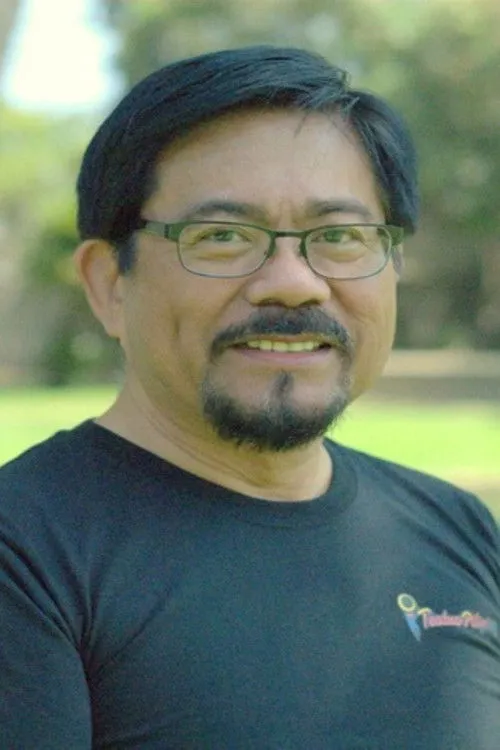 Joji Isla interpretando a