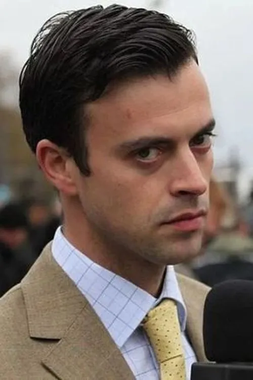 Jolyon Rubinstein interpretando a 