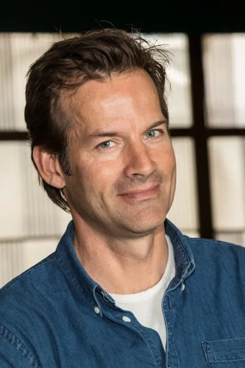 Jon Almaas — personaje: Himself