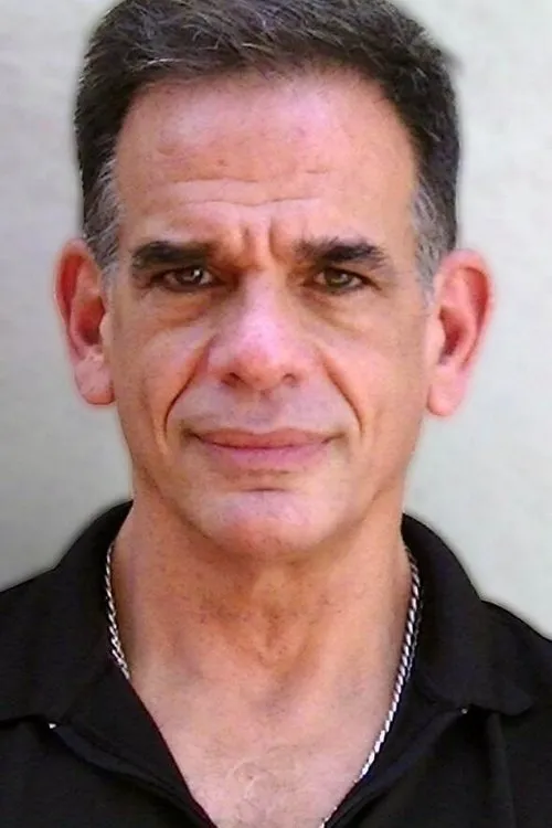 Doug Llewelyn ha trabajado con Jon Chardiet en 1 ocasiones