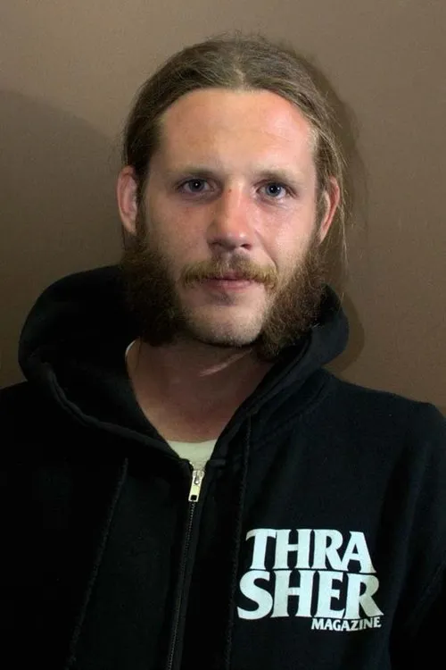 Jon Dickson interpretando a Self