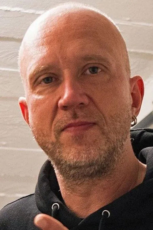 Johan Olsen ha trabajado con Jon Larsen en 2 ocasiones