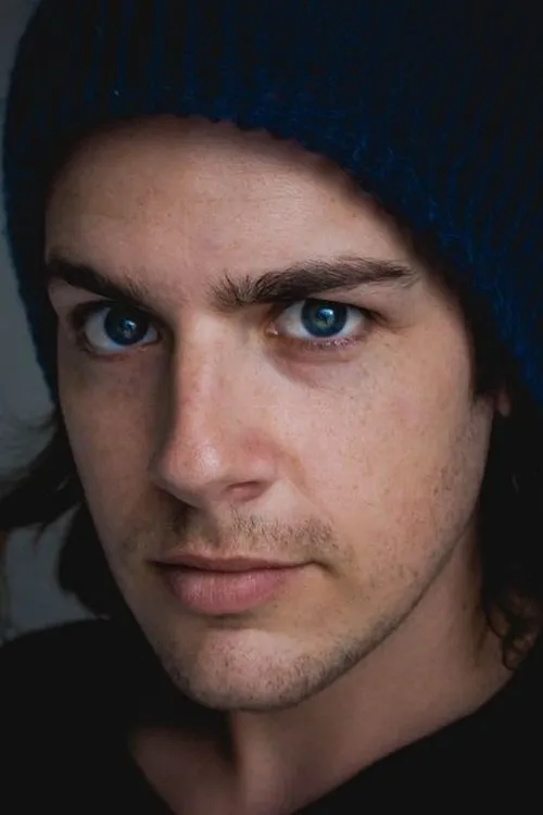 Jon Risinger — personaje: Himself - Host