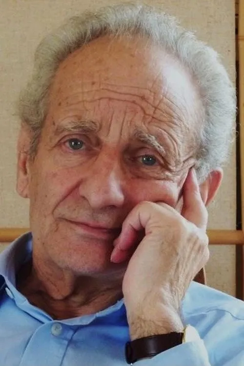 Jon Rumney interpretando a Fourth Citizen