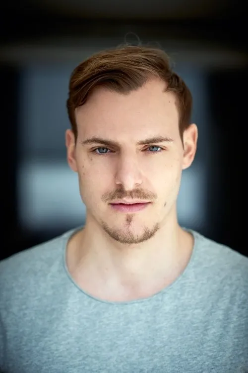 Jonas Brachmann interpretando a Marcel