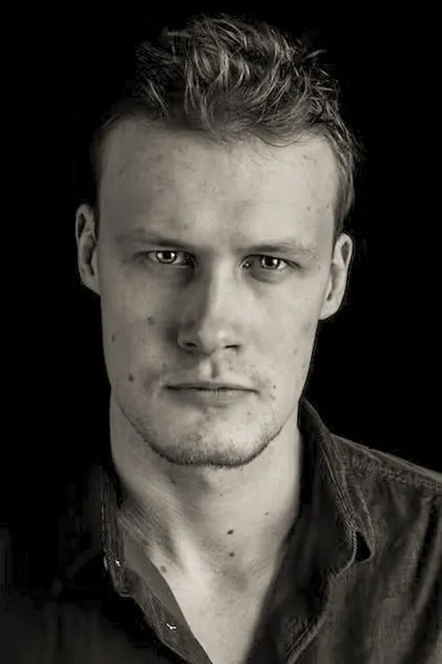 Jonas Kyed interpretando a Ravnen